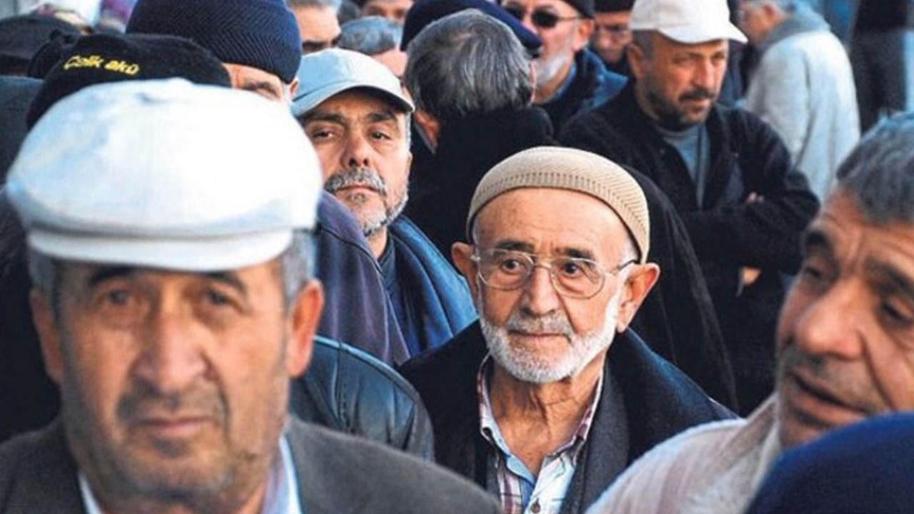 39 bin 999 TL kredi duyurdu: 12 milyon emekli alacak