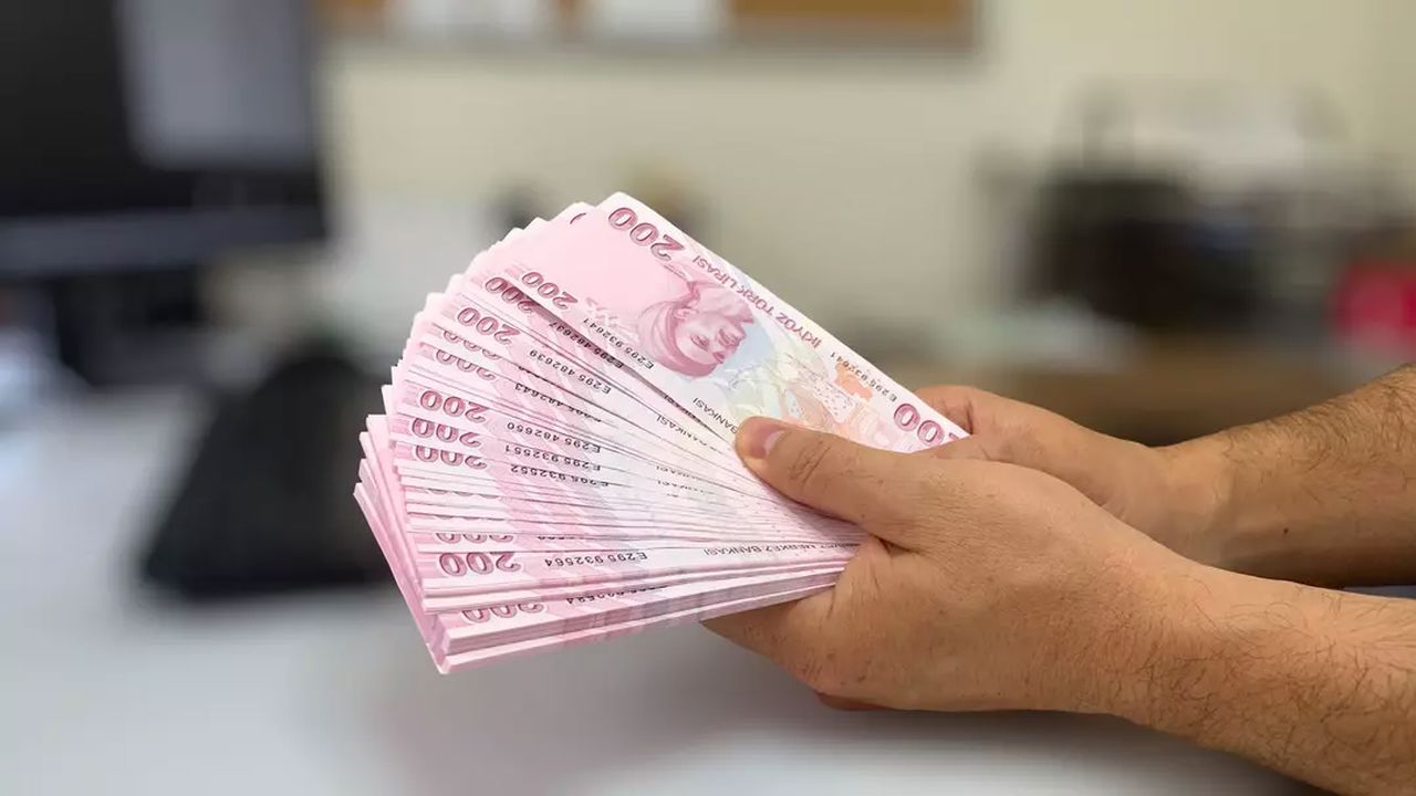 TBMM onayından geçti: Bankalardan hızlıca ödenecek, 18 yaş üzeri 50 bin TL alacak